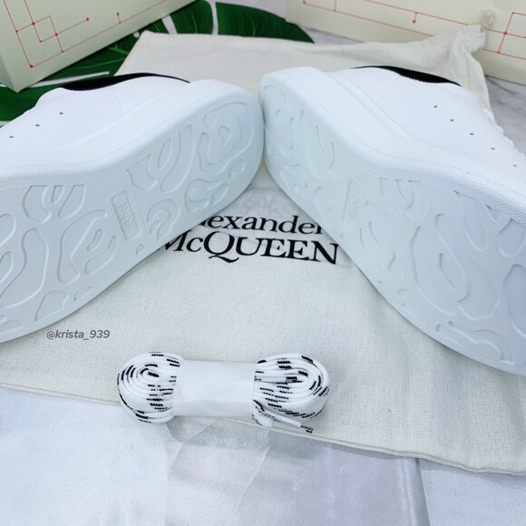 Alexander McQueen Oversized low-top sneakers - Picture 3 of 9